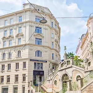 Mozart - Newly Renovated Bécs